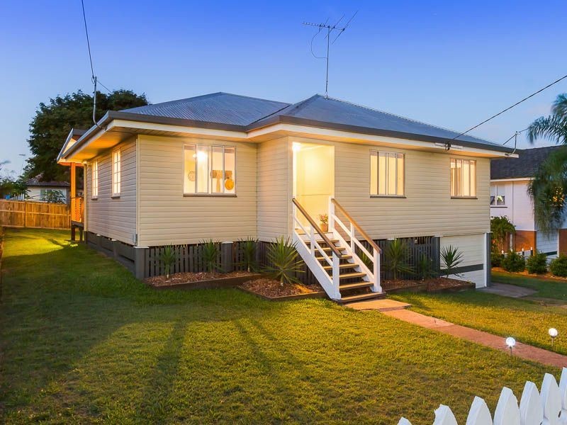 76 Brisbane Avenue, Camp Hill QLD 4152