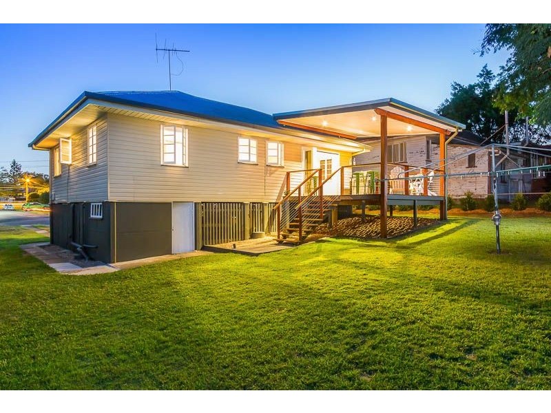 76 Brisbane Avenue, Camp Hill QLD 4152
