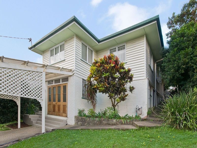 28 Kanumbra Street, Coorparoo QLD 4151