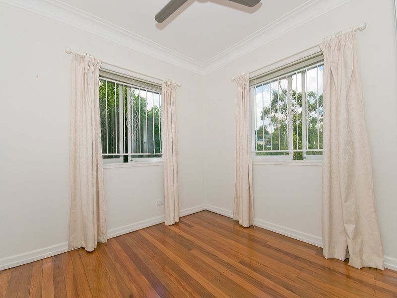 28 Kanumbra Street, Coorparoo QLD 4151