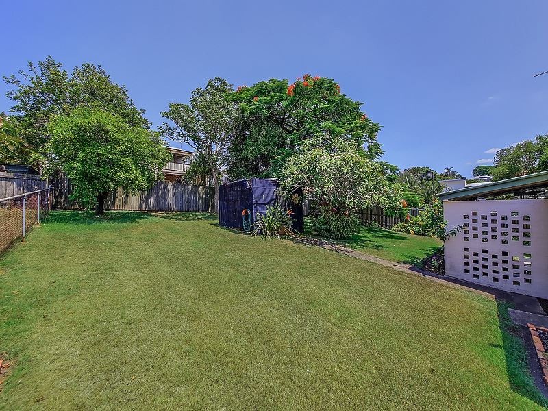 31 Raven Street, Camp Hill QLD 4152