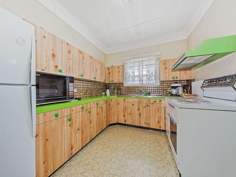 31 Raven Street, Camp Hill QLD 4152