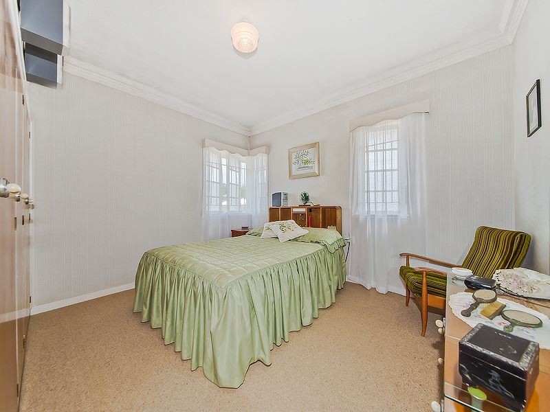 31 Raven Street, Camp Hill QLD 4152