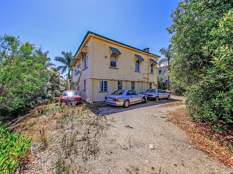 68 Macrossan Avenue, Norman Park QLD 4170