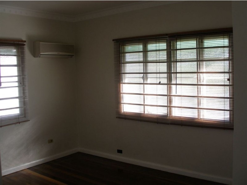 25 Bovelles Street, Camp Hill QLD 4152