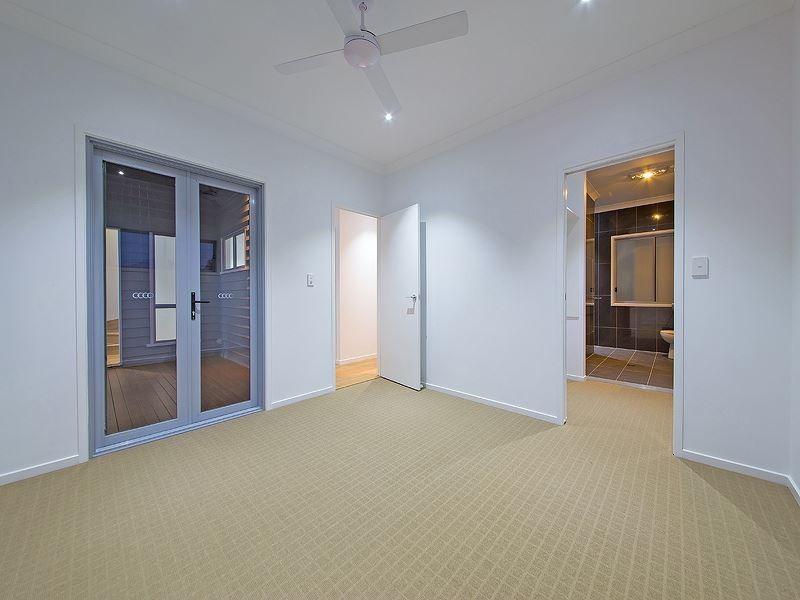 72 Plimsoll Street, Greenslopes QLD 4120