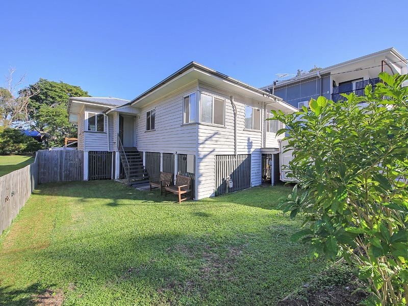33 Brown Street, Camp Hill QLD 4152