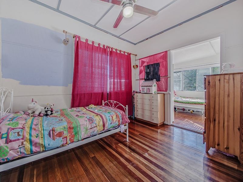 33 Brown Street, Camp Hill QLD 4152