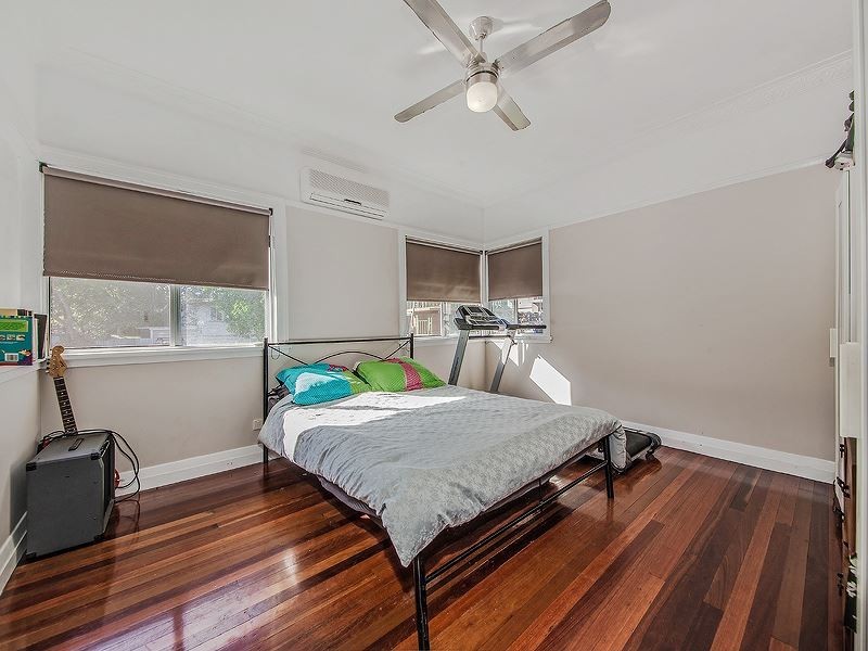 33 Brown Street, Camp Hill QLD 4152