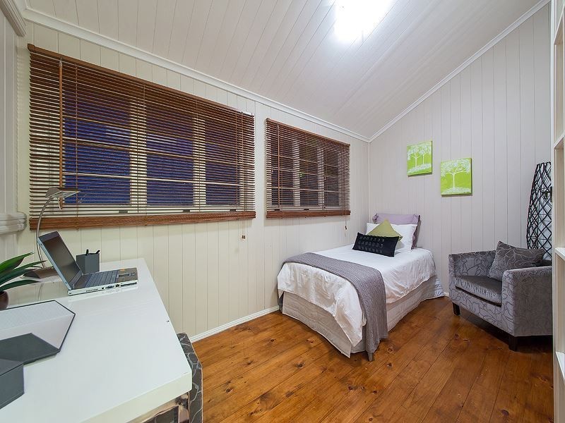 7 Norfolk Street, Coorparoo QLD 4151