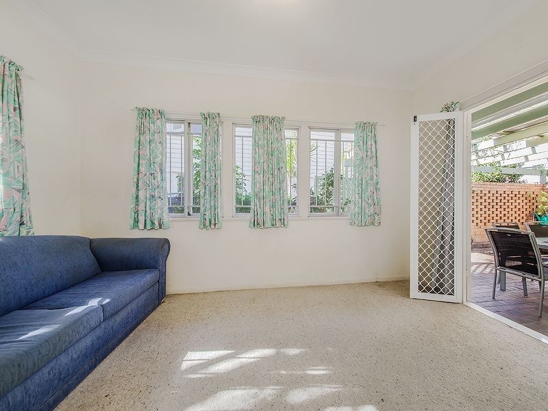 56 Solar Street, Coorparoo QLD 4151