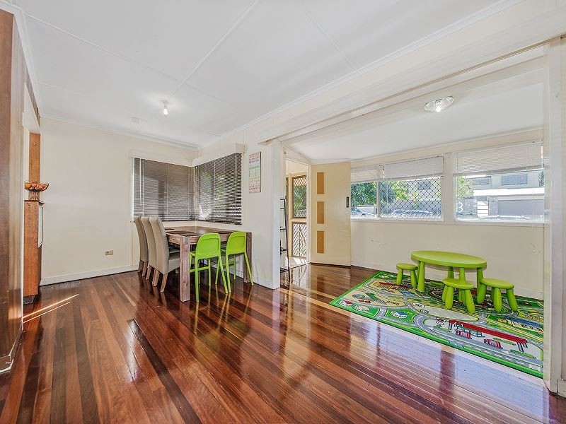 3 Bonneville Street, Holland Park West QLD 4121