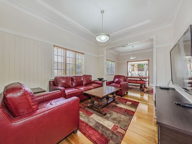 76 Abbotsleigh Street, Holland Park QLD 4121