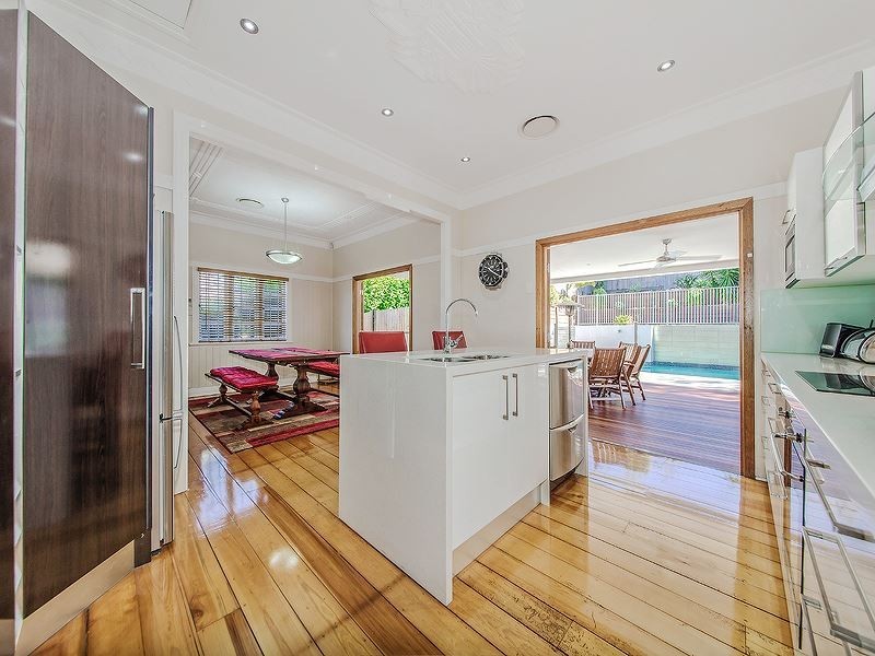 76 Abbotsleigh Street, Holland Park QLD 4121