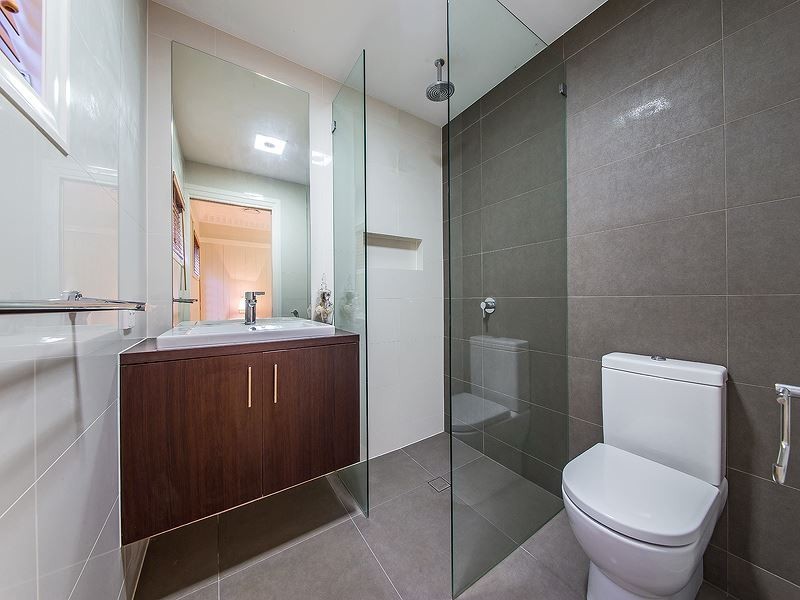 76 Abbotsleigh Street, Holland Park QLD 4121