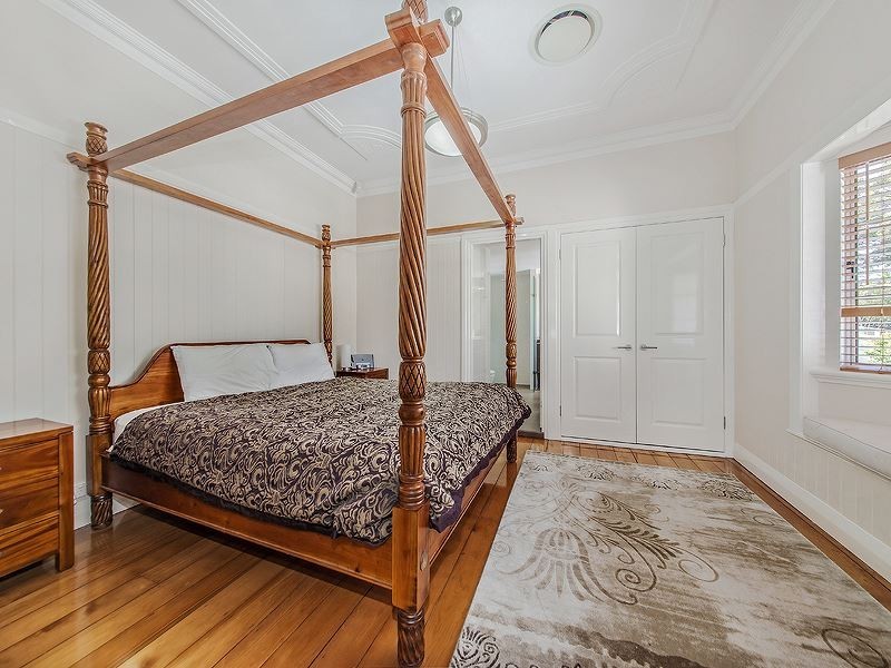 76 Abbotsleigh Street, Holland Park QLD 4121