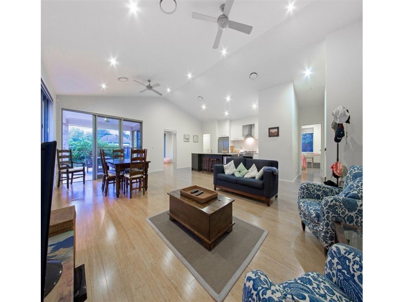 17 Fork Street, Coorparoo QLD 4151