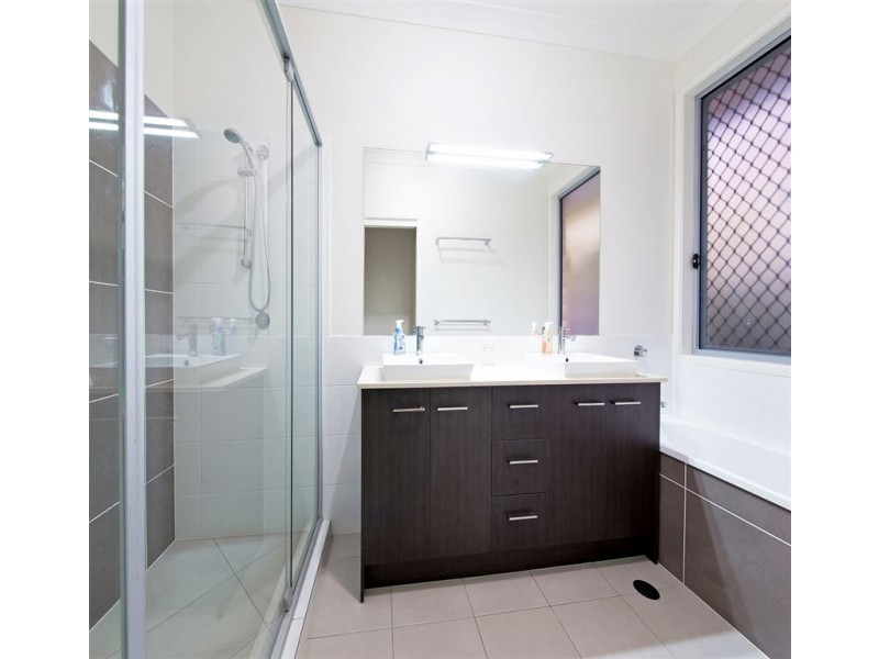 17 Fork Street, Coorparoo QLD 4151