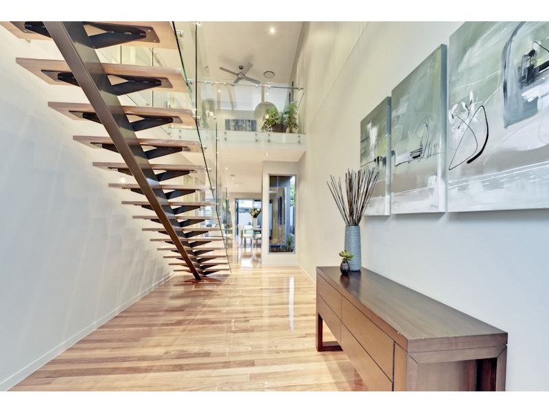 31 Wyena Street, Camp Hill QLD 4152