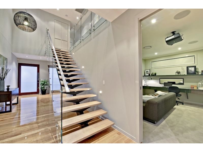 31 Wyena Street, Camp Hill QLD 4152