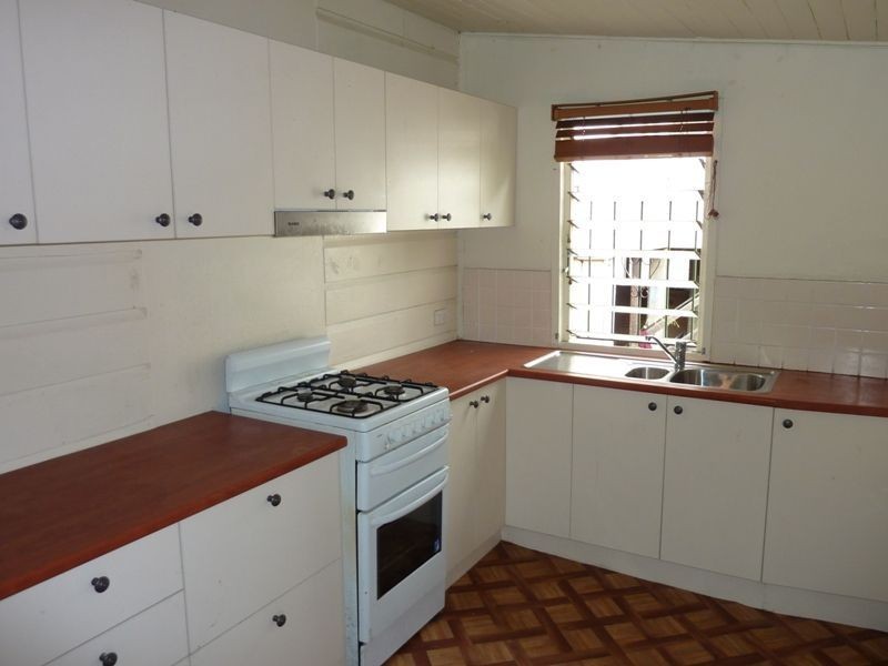 13 Wolseley Street, Woolloongabba QLD 4102