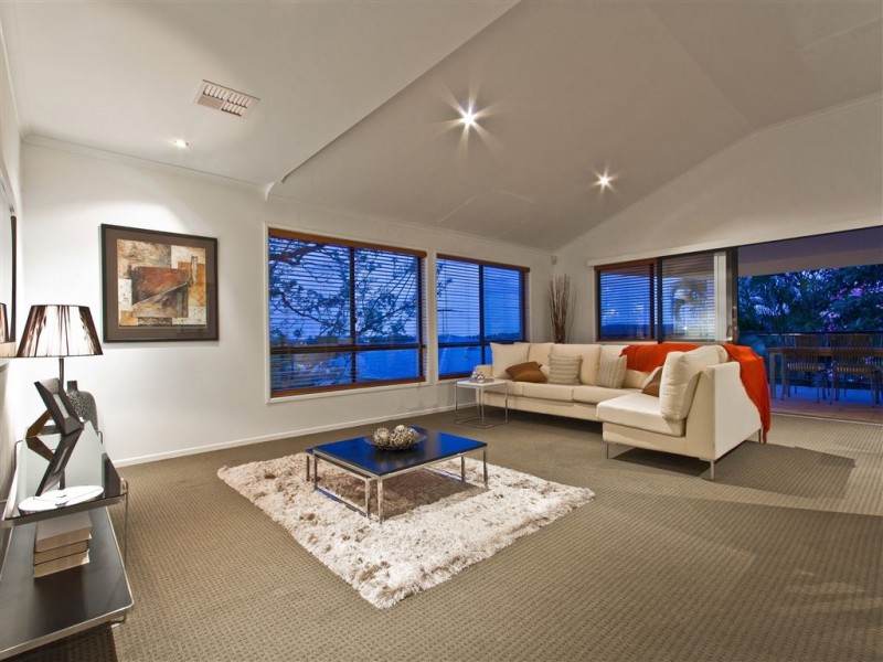 4 Harbut Street, Holland Park West QLD 4121