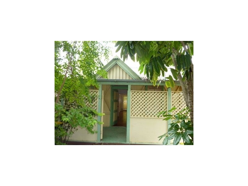 17 Wolseley Street, Woolloongabba QLD 4102