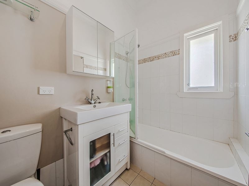 80 Ridge Street, Greenslopes QLD 4120