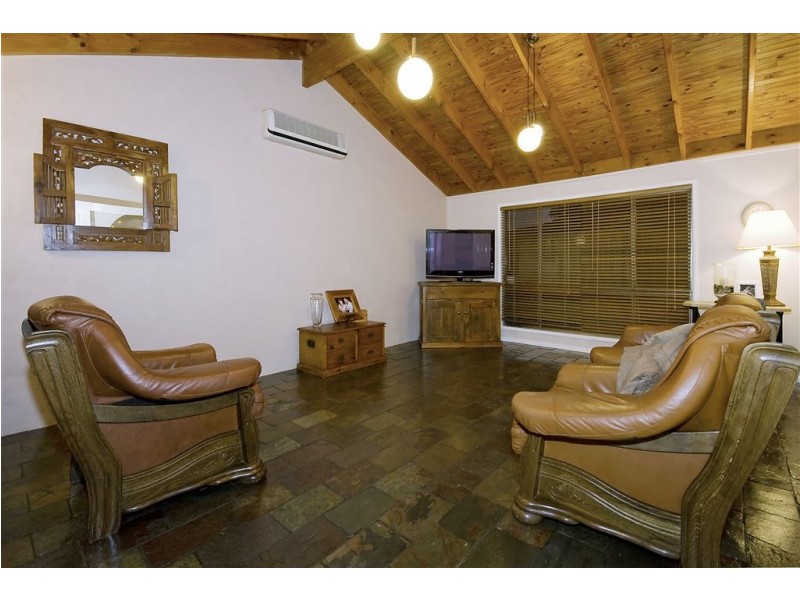 14 Yarabah Crescent, Shailer Park QLD 4128