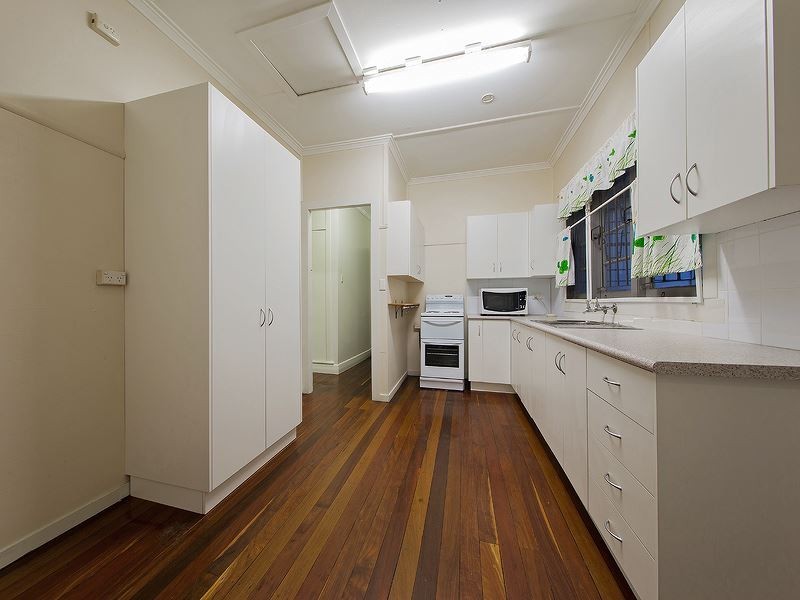 2 Sirius Street, Coorparoo QLD 4151