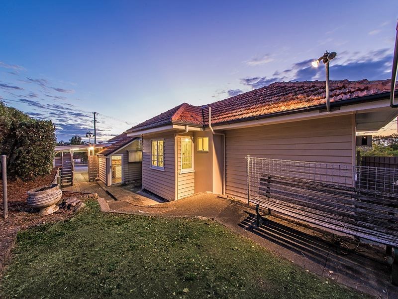 2 Sirius Street, Coorparoo QLD 4151