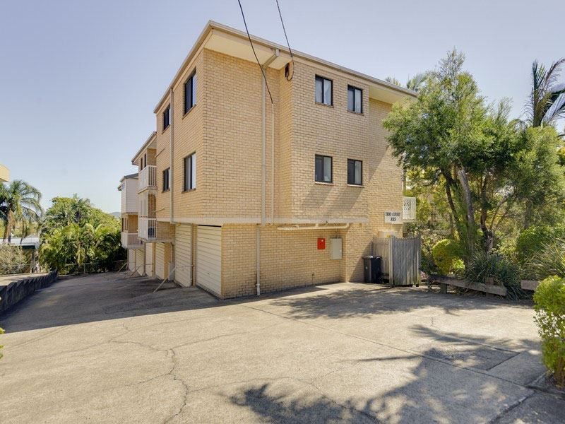 2/335 Cavendish Road, Coorparoo QLD 4151