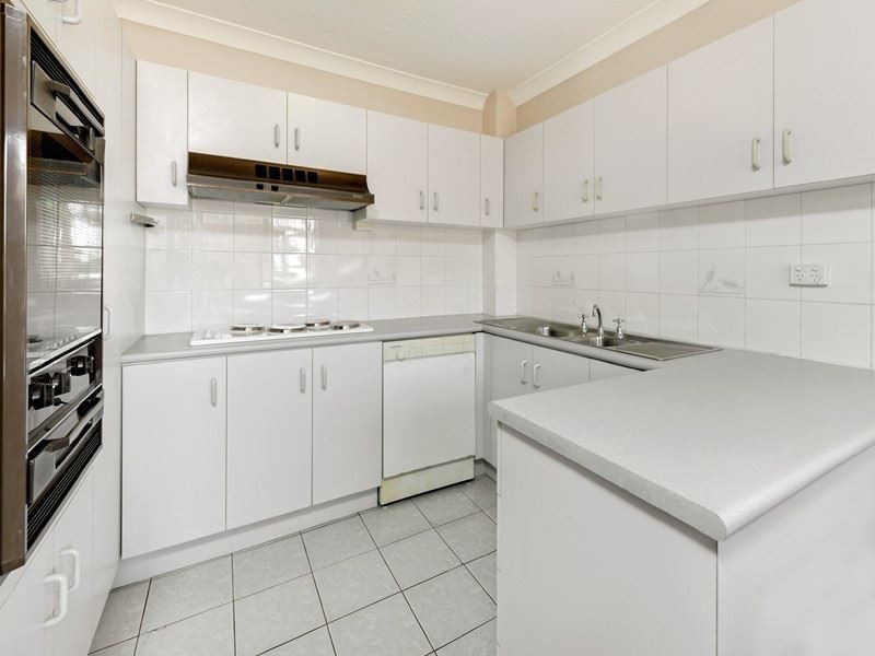 2/335 Cavendish Road, Coorparoo QLD 4151