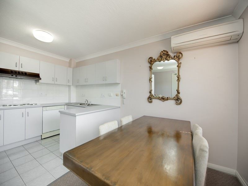 2/335 Cavendish Road, Coorparoo QLD 4151