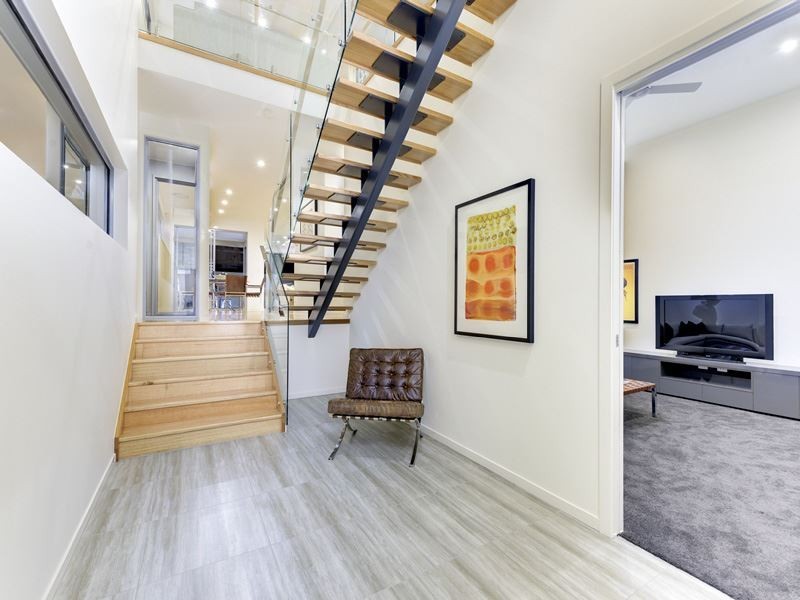 33 Downes Street, Tarragindi QLD 4121