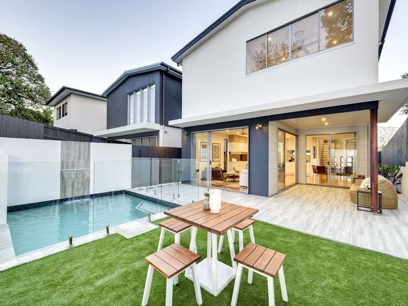 33 Downes Street, Tarragindi QLD 4121