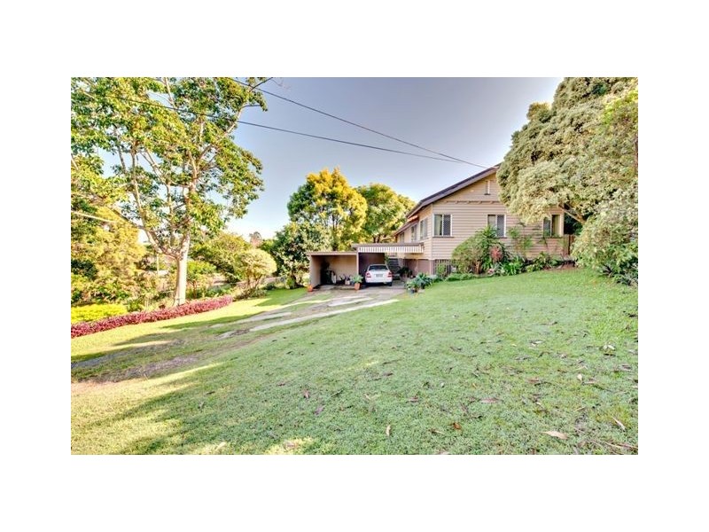 2 Jerome Street, Coorparoo QLD 4151