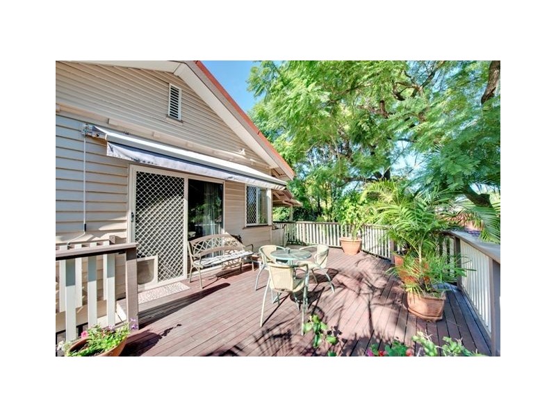 2 Jerome Street, Coorparoo QLD 4151