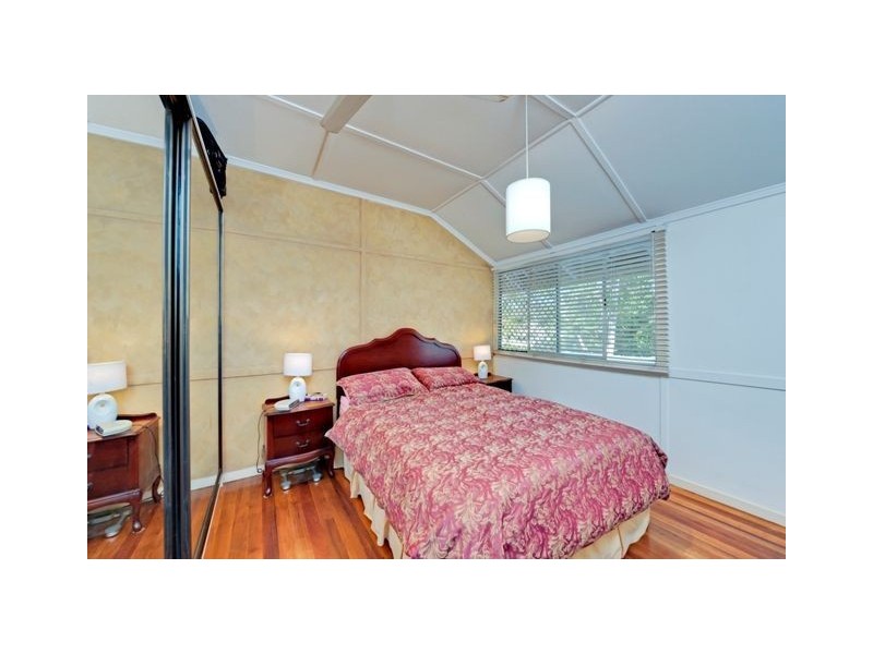 2 Jerome Street, Coorparoo QLD 4151