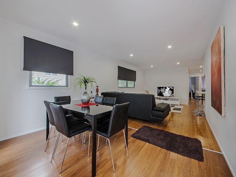 15 Joan Street, Norman Park QLD 4170