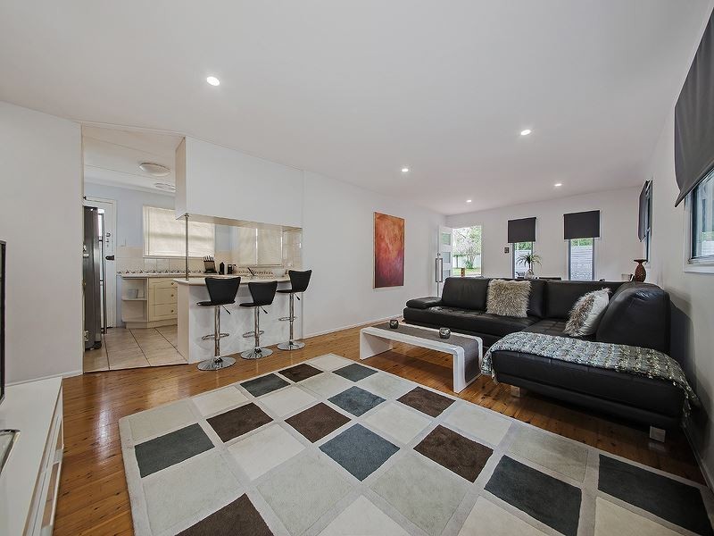 15 Joan Street, Norman Park QLD 4170