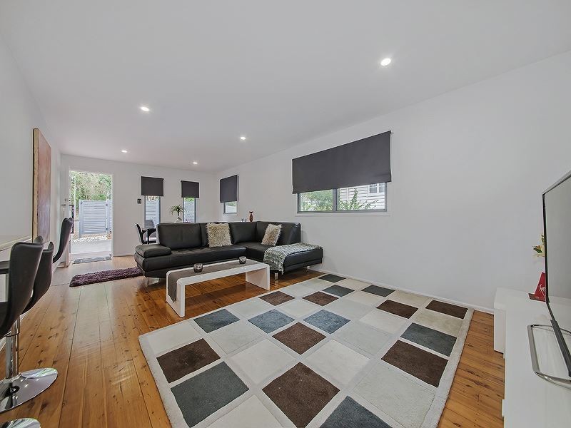 15 Joan Street, Norman Park QLD 4170