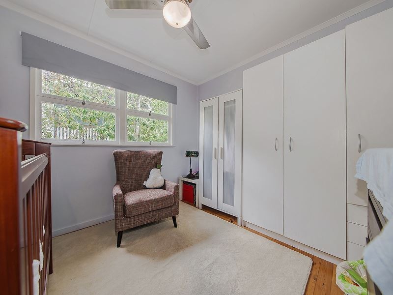 15 Joan Street, Norman Park QLD 4170