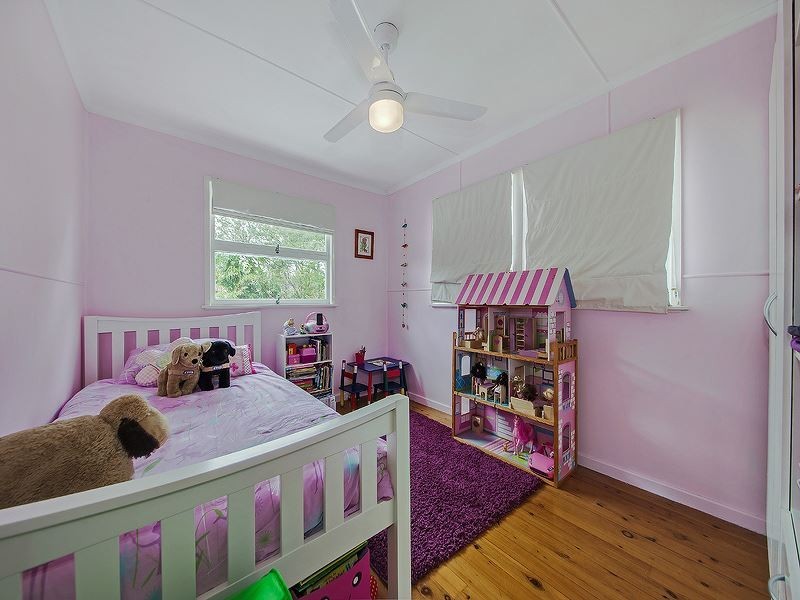 15 Joan Street, Norman Park QLD 4170