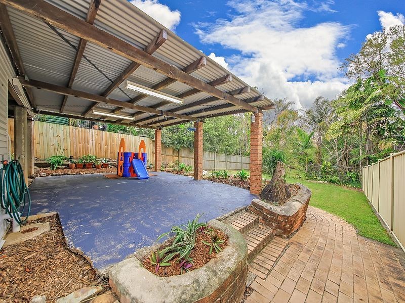 15 Joan Street, Norman Park QLD 4170