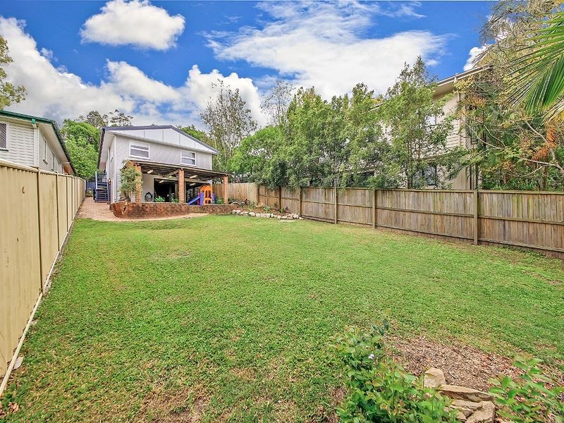 15 Joan Street, Norman Park QLD 4170