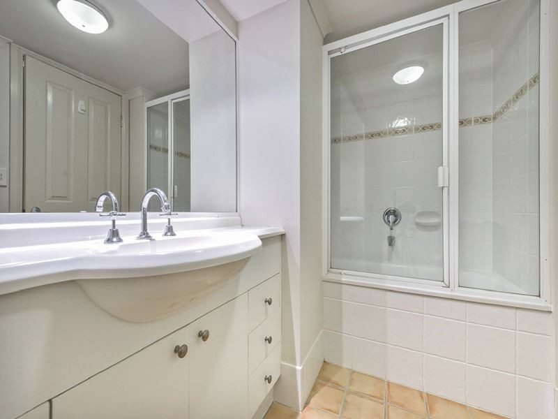 1/20 Norman Crescent, Norman Park QLD 4170