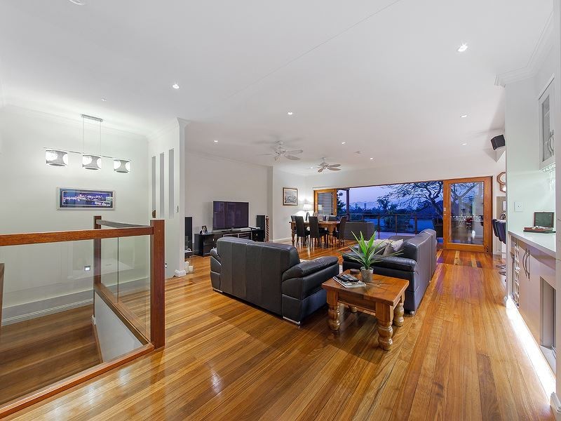 9 Glyn Street, Coorparoo QLD 4151