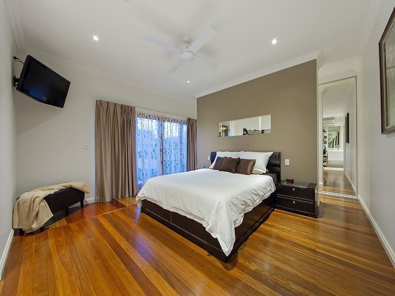 9 Glyn Street, Coorparoo QLD 4151