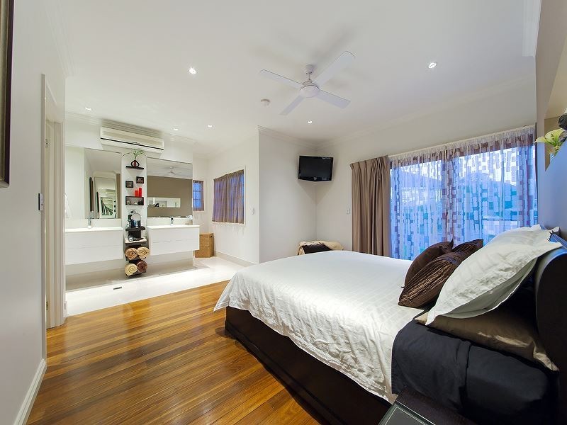 9 Glyn Street, Coorparoo QLD 4151